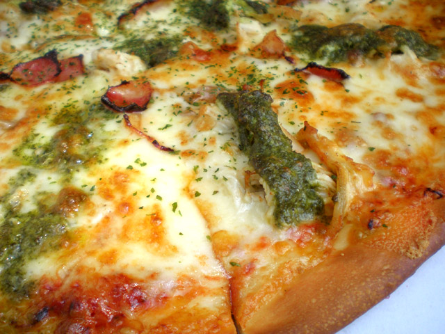 110410_2 モチナガのピザ