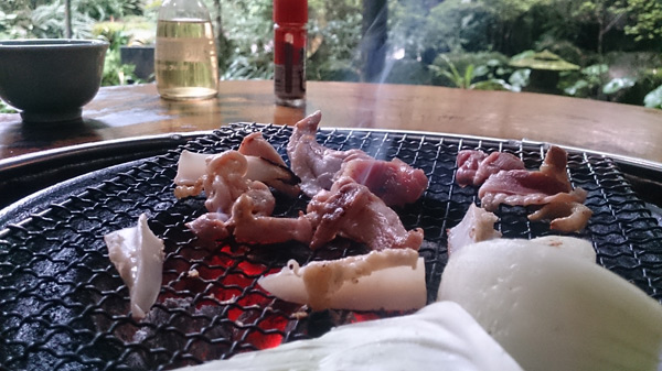 愛の里で地鶏を食べた