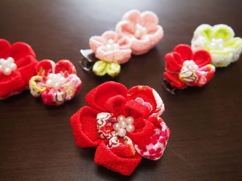 つまみ細工で作った髪飾り